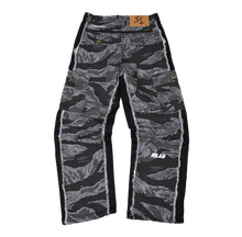 Charger l'image dans la galerie, BAGGY HYBRID DENIM (BLACK / WHITE)