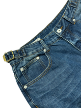 Charger l'image dans la galerie, FLARED JEANS (BLUE/WHITE)